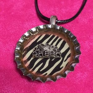 Bottlecap I love to cheer Necklace